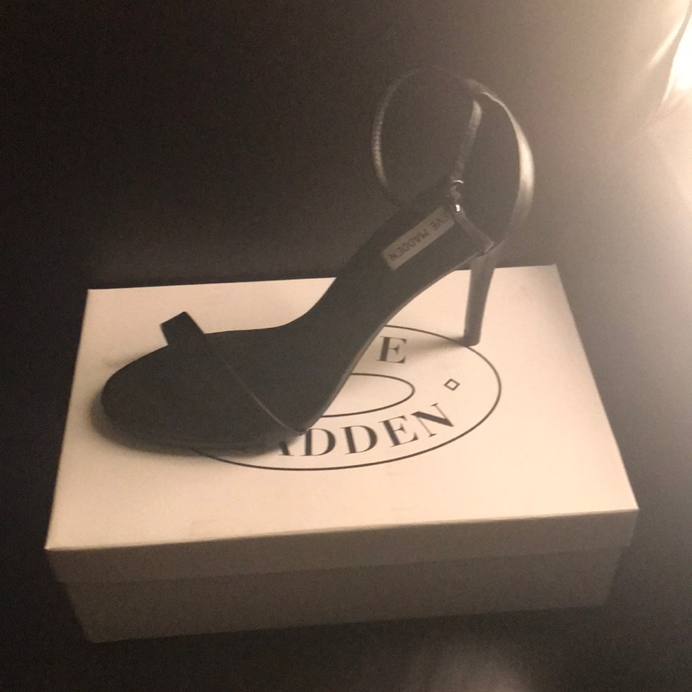 Stecy shoes by Steve Madden brand new in box. - Picture 2 of 4